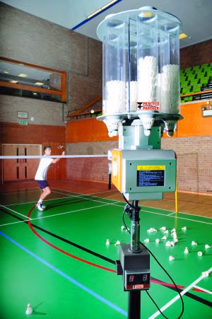 c081ff634495908-practice-partner-badminton-shuttle-feeder-robot-v-328-1-900x-jpg