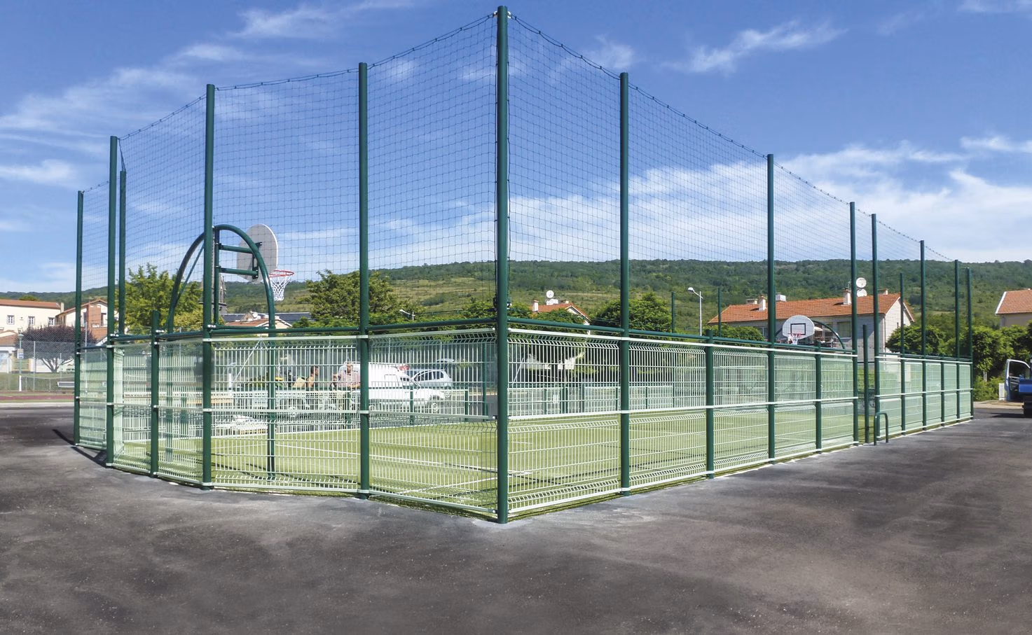 terrain-de-multi-jeux-rehausse-pare-ballons