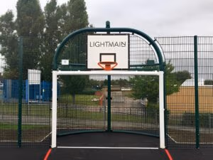 Curved back goal end sports fencing system
