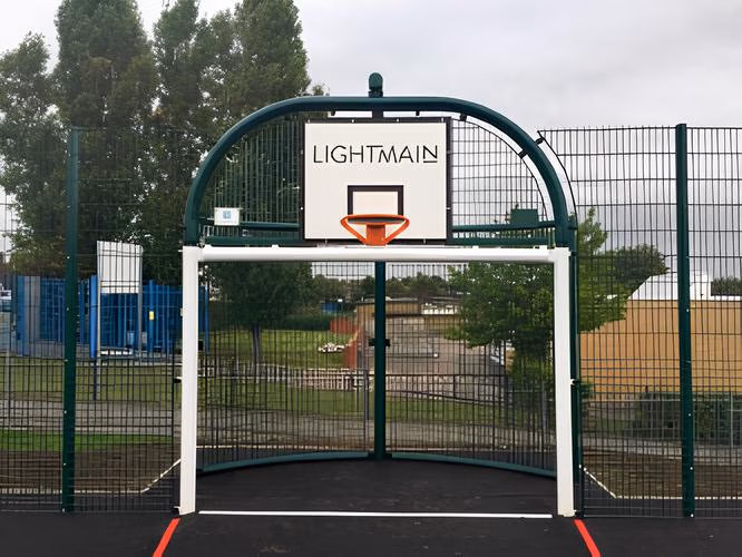 Curved back goal end sports fencing system